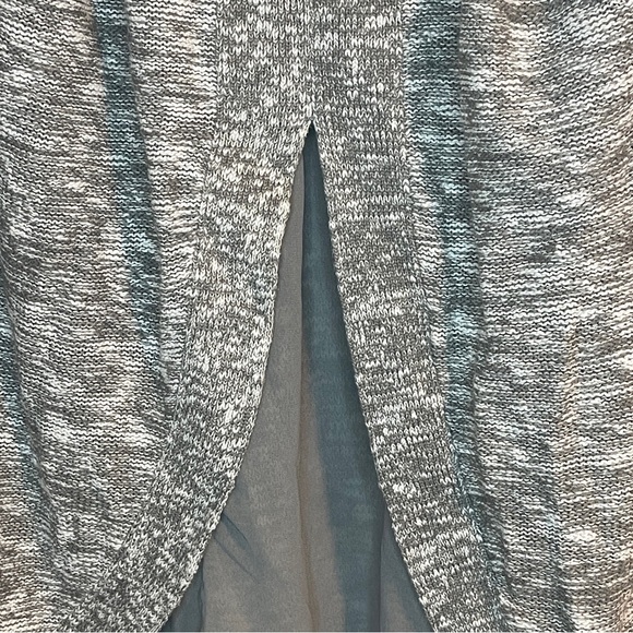 Torrid Marled Cold Shoulder Sweater Grey Size 2 - Picture 8 of 11